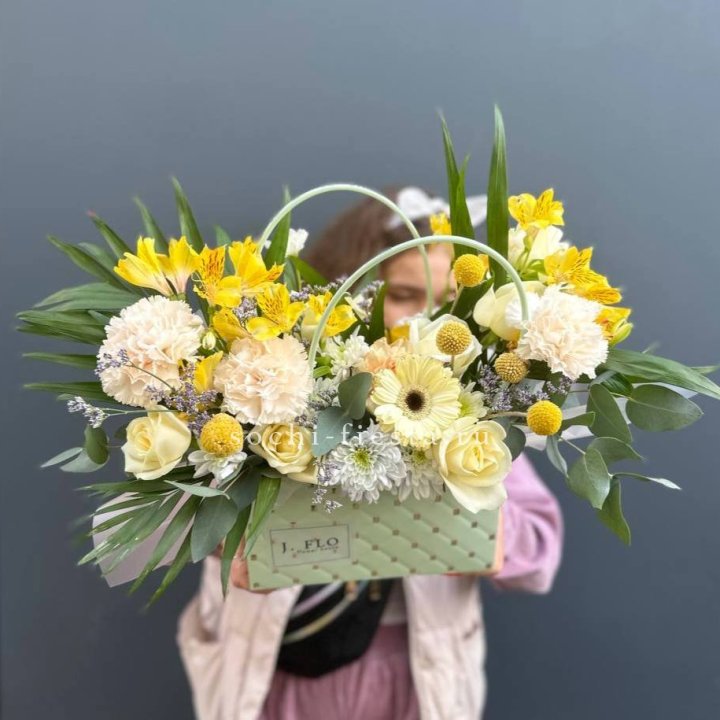 Сумочка с розами "Эпиа" в Волгограде