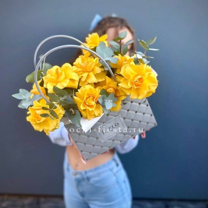 Сумочка с розами "Эдель" в Волгограде