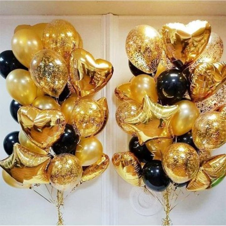 Фонтан шаров "Чёрное золото" в Волгограде