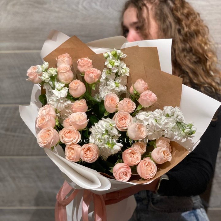 Букет бомбасти и маттиола в Волгограде