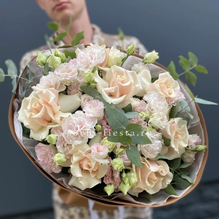  Букет кремовых роз "Мокко" в Волгограде