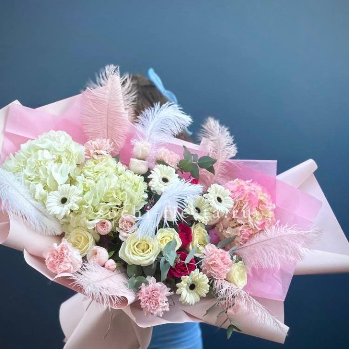 Дизайнерский букет "Валенсия-3" в Волгограде