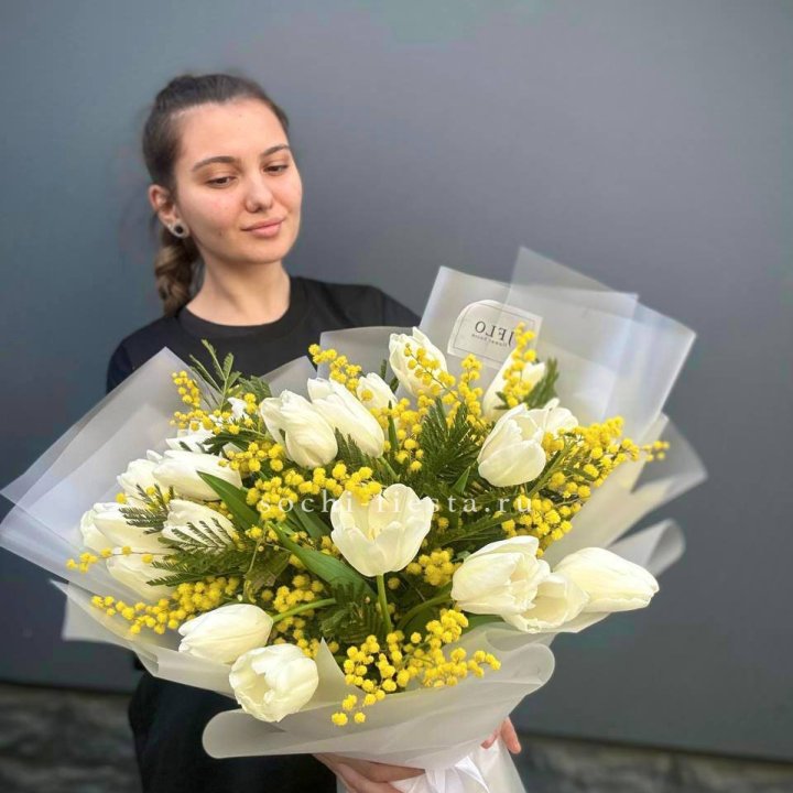 Букет тюльпанов и мимозы в Волгограде
