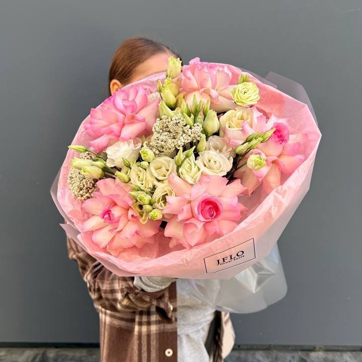 Букет "Розы с эустомой" в Волгограде