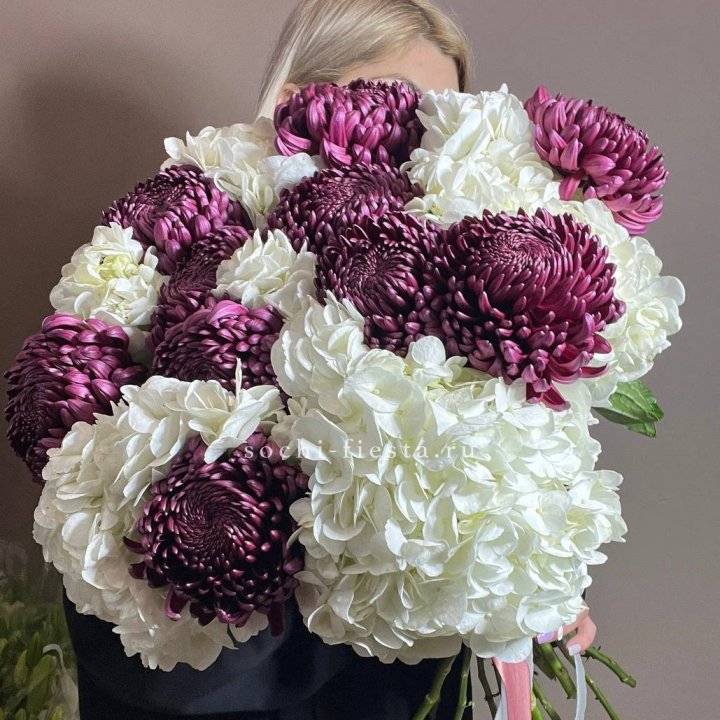 Охапка Бигуди и гортензий в Волгограде