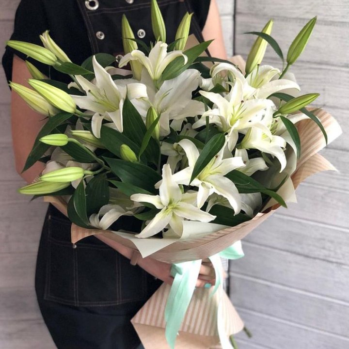 Букет белых лилий в Волгограде