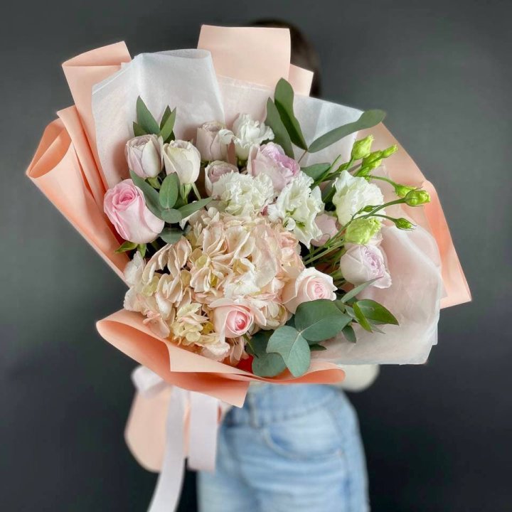 Букет с гортензией "Клодс" в Волгограде