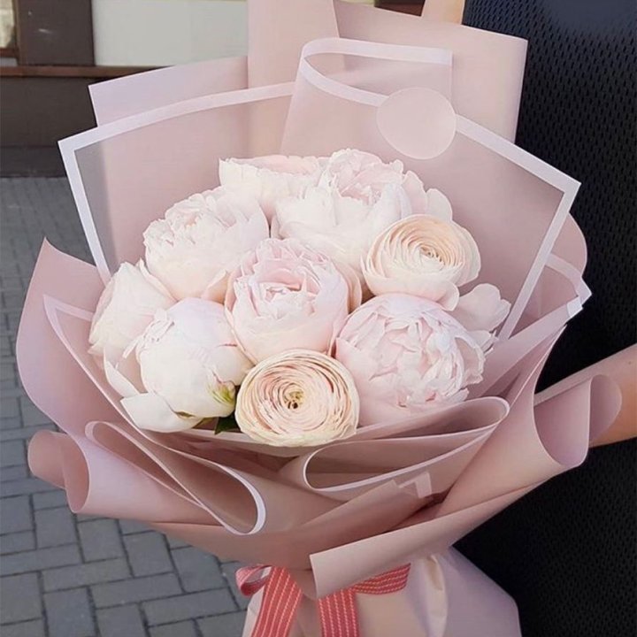 Пионы и ранункулюсы в Волгограде