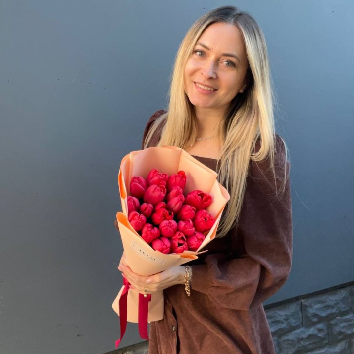  19 красных тюльпанов в Волгограде