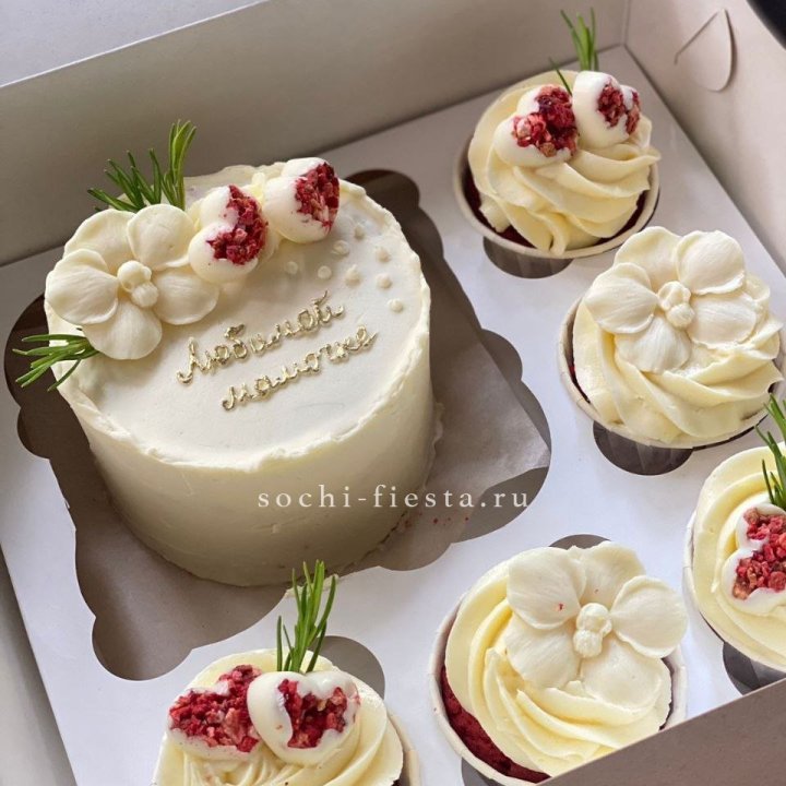 Капкейки и бенто-торт "Мамочке" в Волгограде