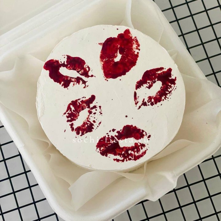 Бенто-торт "Поцелуй" в Волгограде