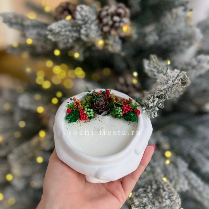 Свеча ароматическая в гипсе Руки с шишкой в Волгограде