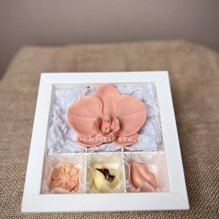 Конфеты из шоколада с Орхидеей в Волгограде