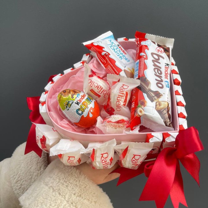 Бокс киндерами и раффаэлло в Волгограде