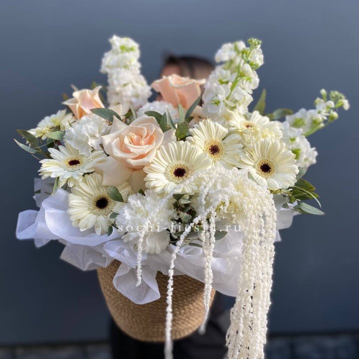 Цветы в джутовом кашпо "Валери" в Волгограде