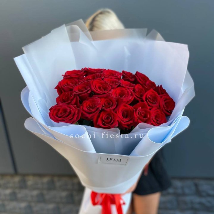 25 высоких роз  в Волгограде