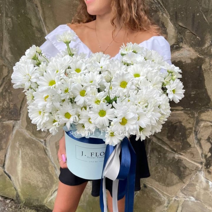 Коробка с хризантемами №2 в Волгограде