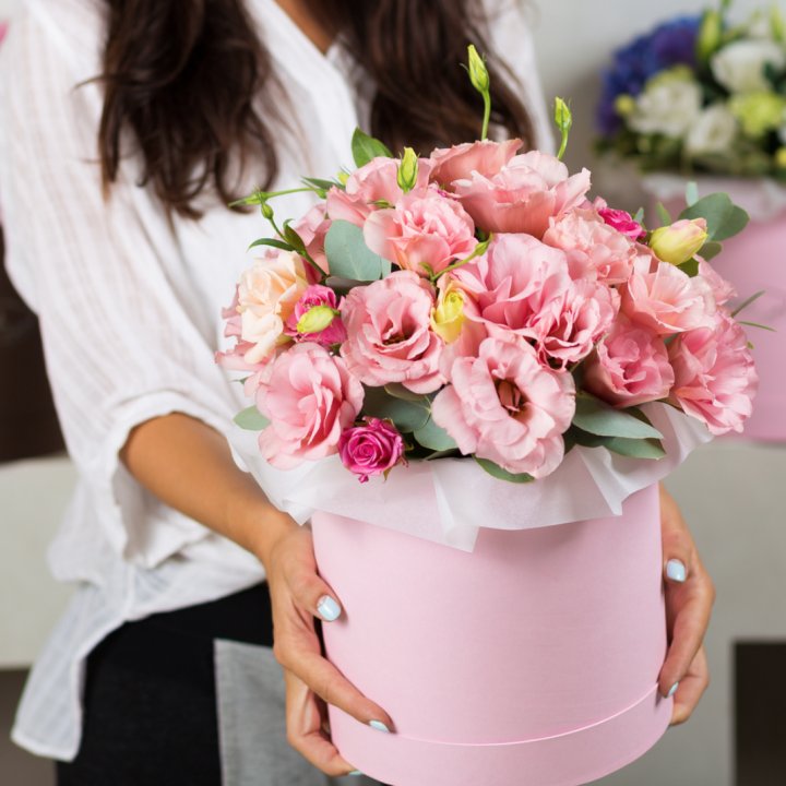 Эустома в шляпной коробке в Волгограде