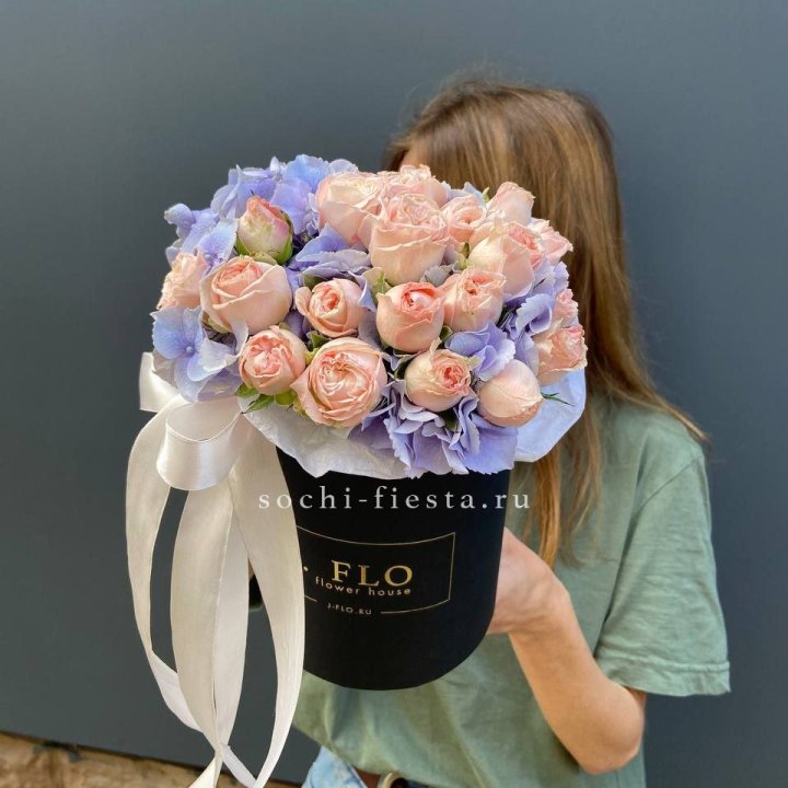 Бокс бомбастик и гортензия в Волгограде