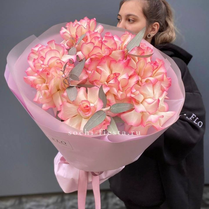 9 французских роз Джумилия в Волгограде