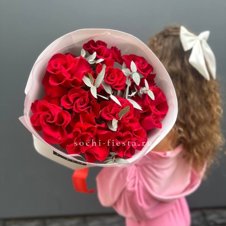 11 Красных французских роз в Волгограде