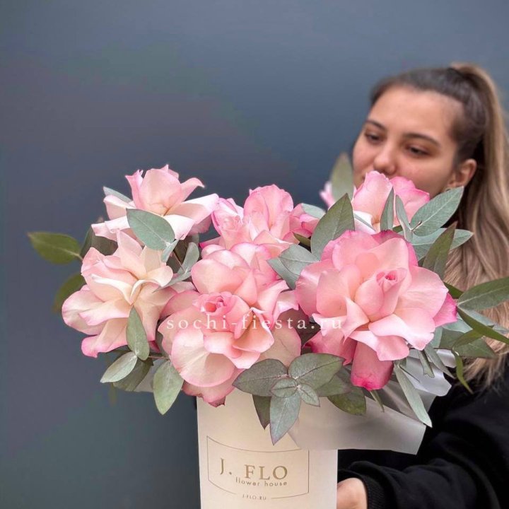 7 Французских роз в боксе в Волгограде