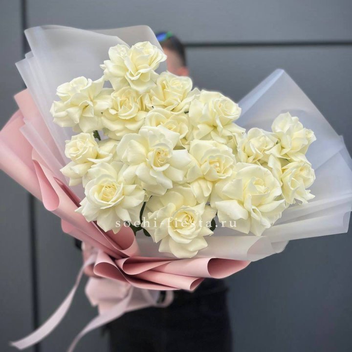 Букет из 15 французских роз Вайт дрим в Волгограде