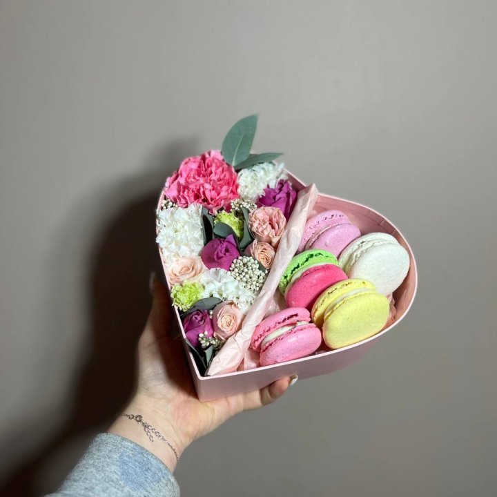 Дуо цветы и макаронсы в Волгограде