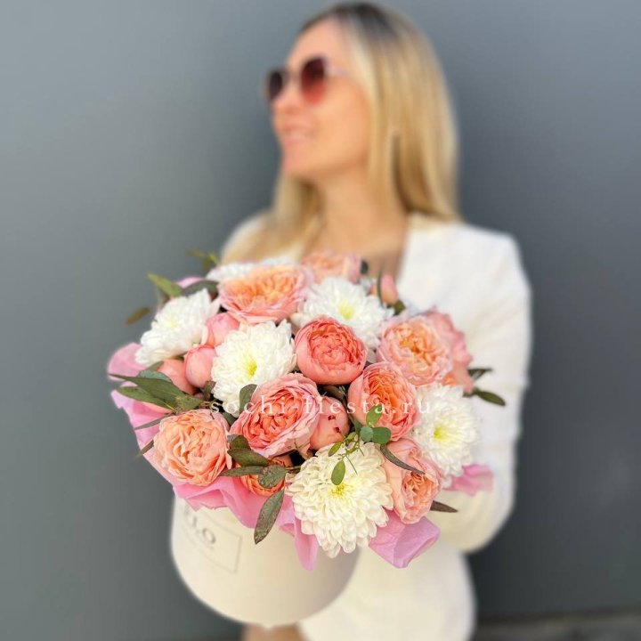 Нежная коробка с цветами в Волгограде