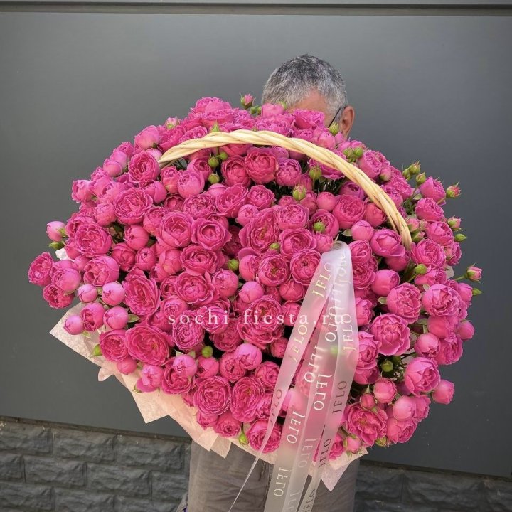 Корзина роз Мисти Баблс 151 в Волгограде