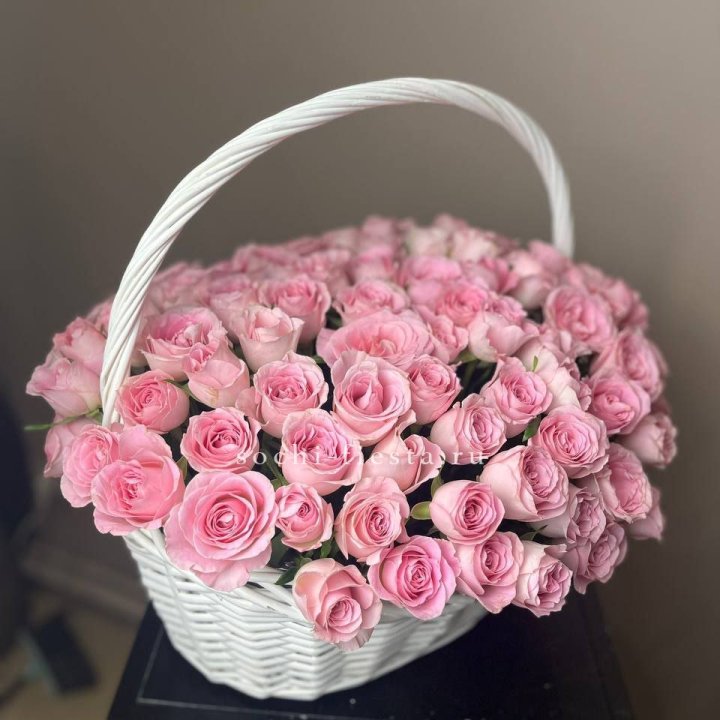 101 розовая роза в корзине в Волгограде