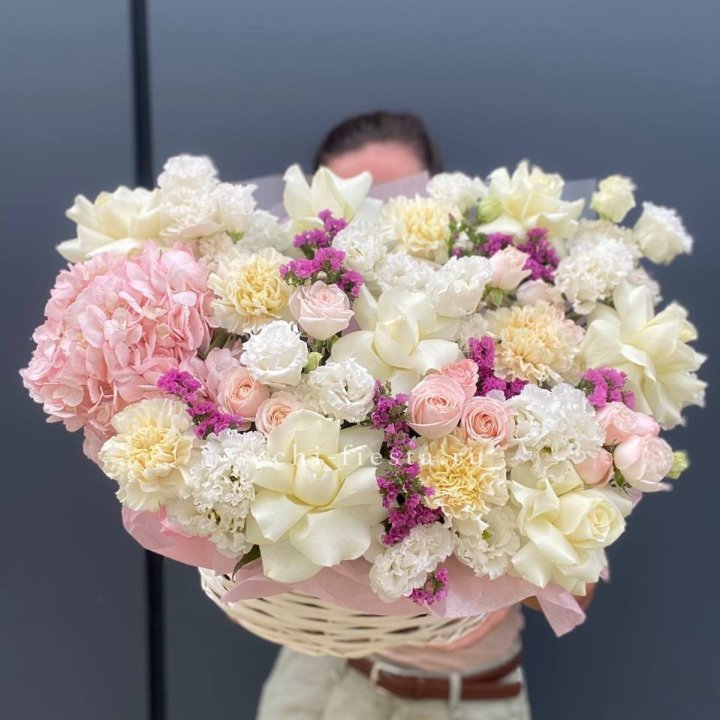 Корзина "Воздушная нежность" в Волгограде