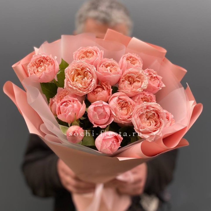 Букет комплимент из кустовых роз Джульетта в Волгограде