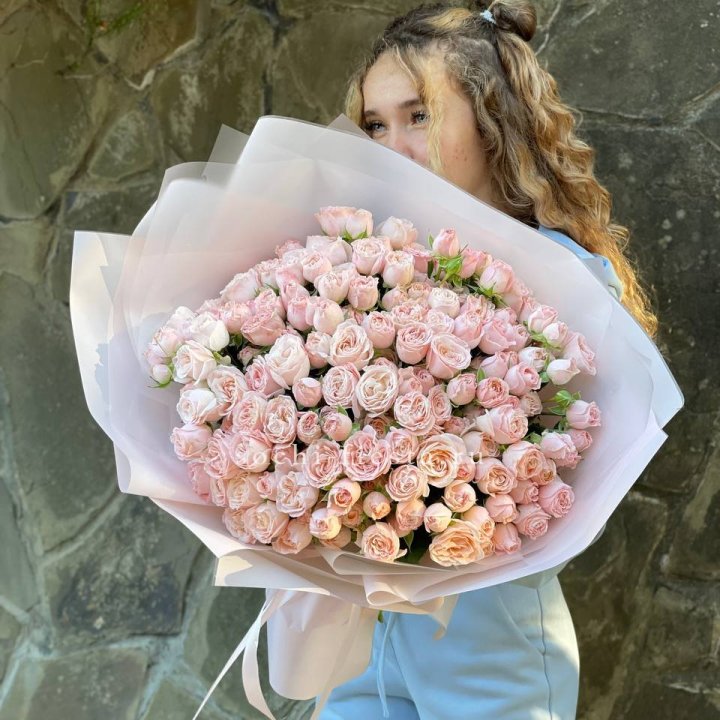 45 роза бомбастик Крем в Волгограде