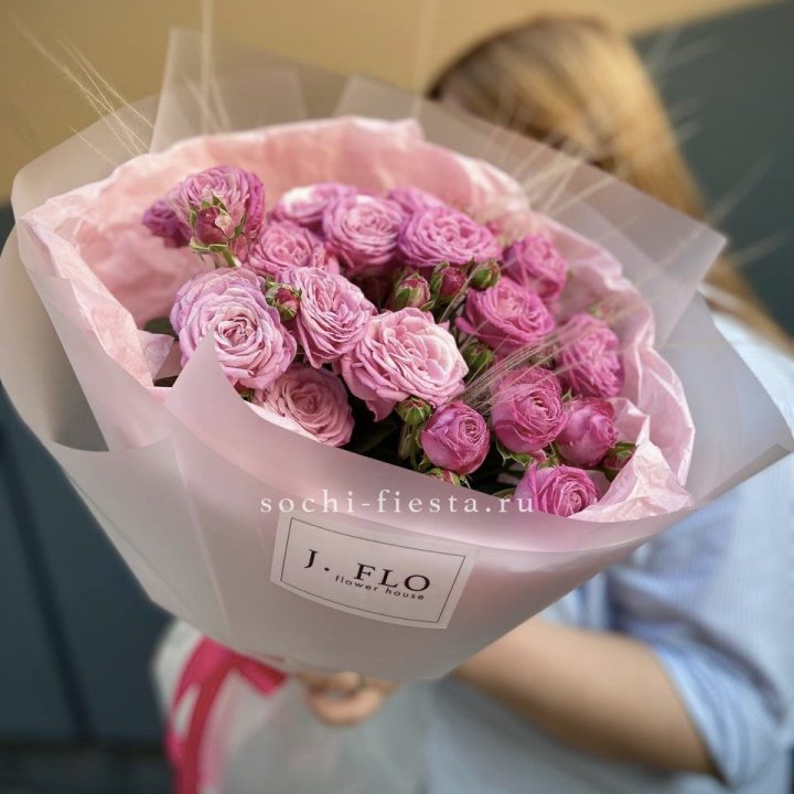 Пионовидные розы Мадам Бомбастик Pink в Волгограде