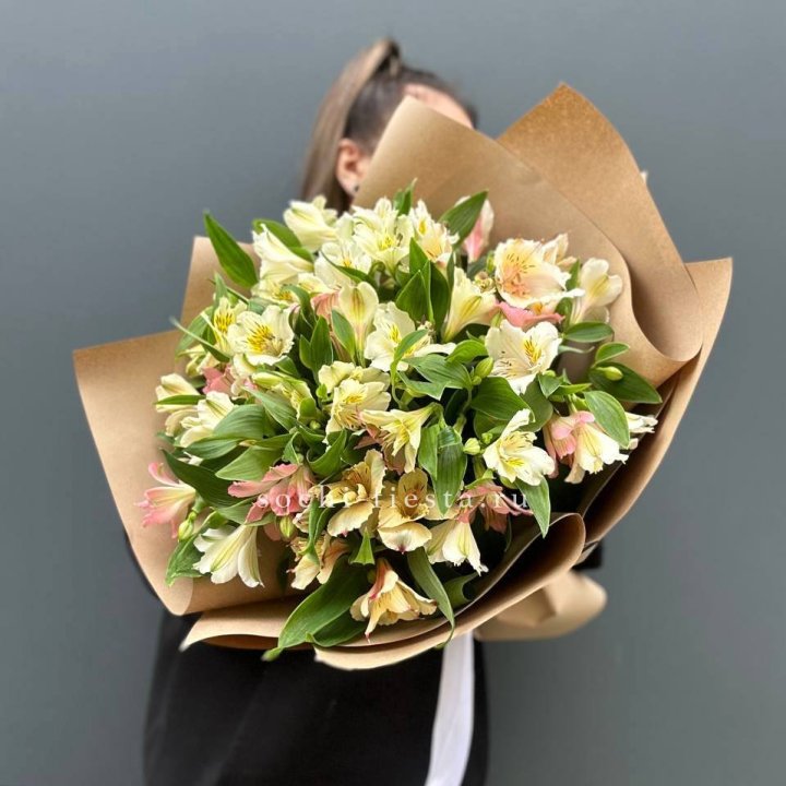 Букет альстромерий в крафте в Волгограде