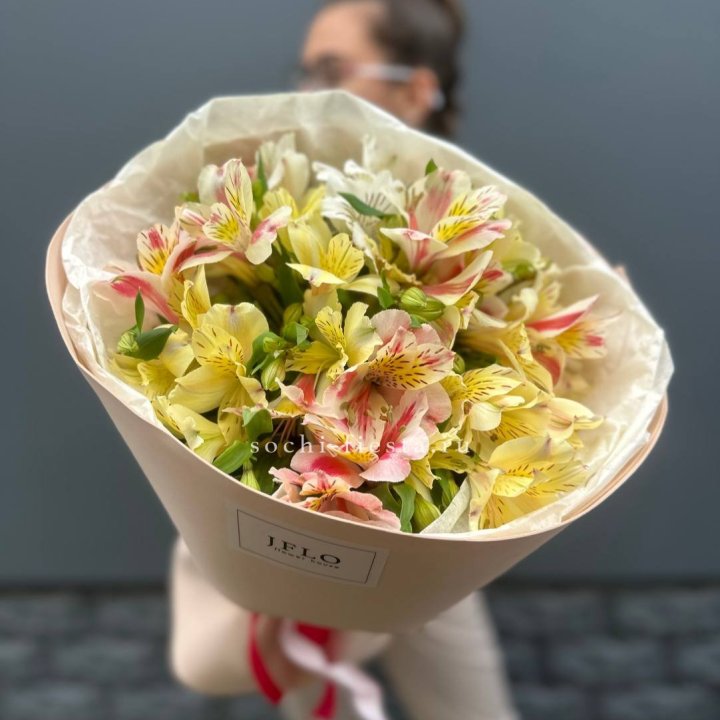 Альстромерии в нежном оформлении в Волгограде