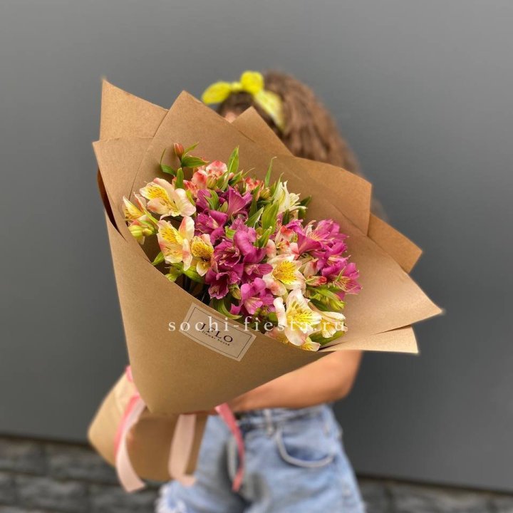 Альстромерии в крафте в Волгограде