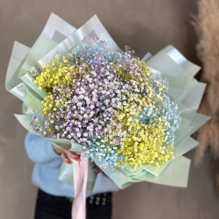 Букет радужных гипсофил в Волгограде