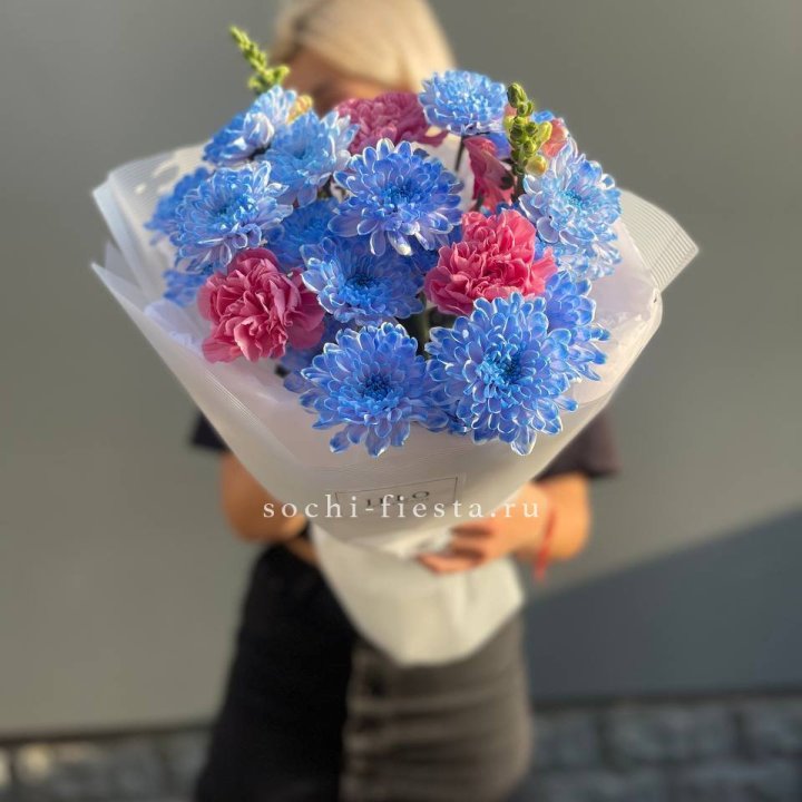 Букет сборный с хризантемой в Волгограде