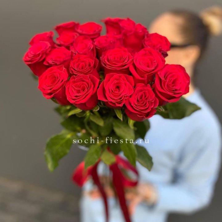 19 красных роз в Волгограде
