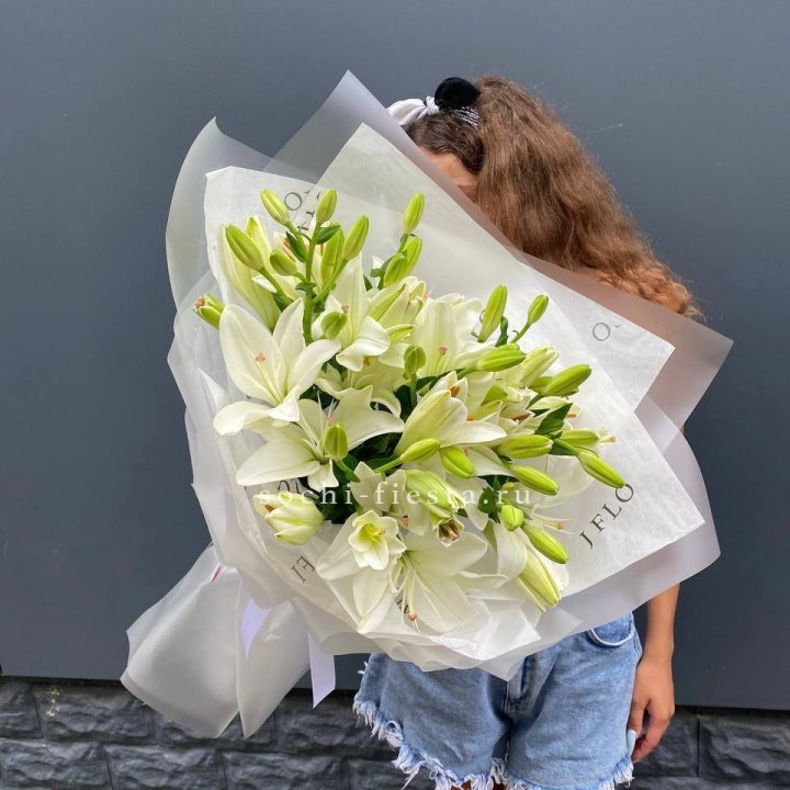 Букет  лилий "Воздушный"  в Волгограде