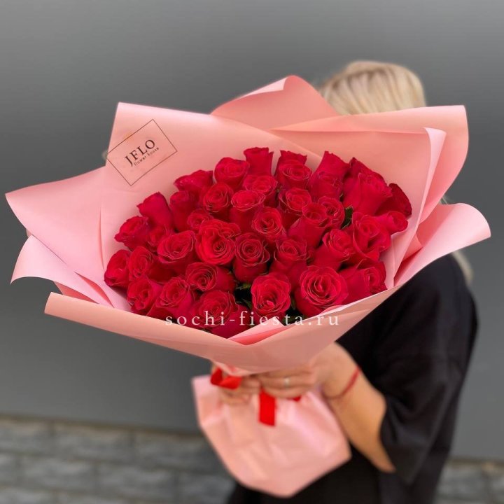 35 красных роз в Волгограде