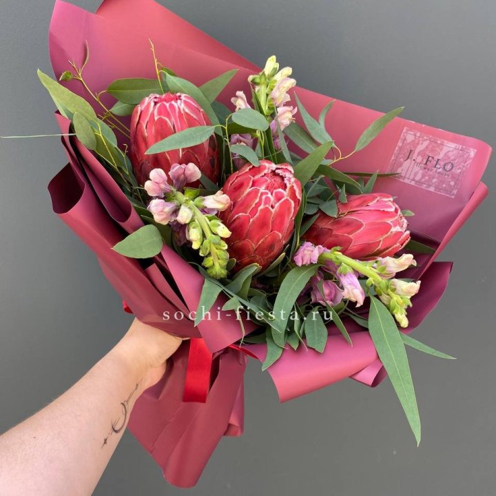 Букет из протеи "Квин" в Волгограде