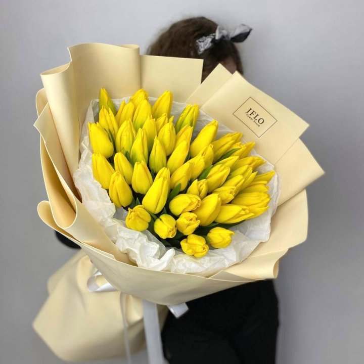 51 жёлтый тюльпан в Волгограде