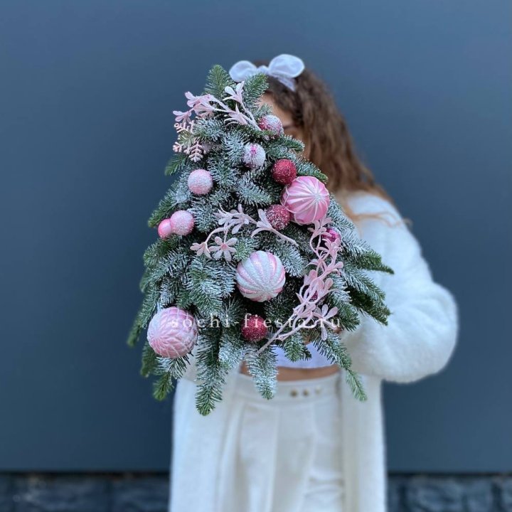 Новогодняя елочка "Розе" в Волгограде