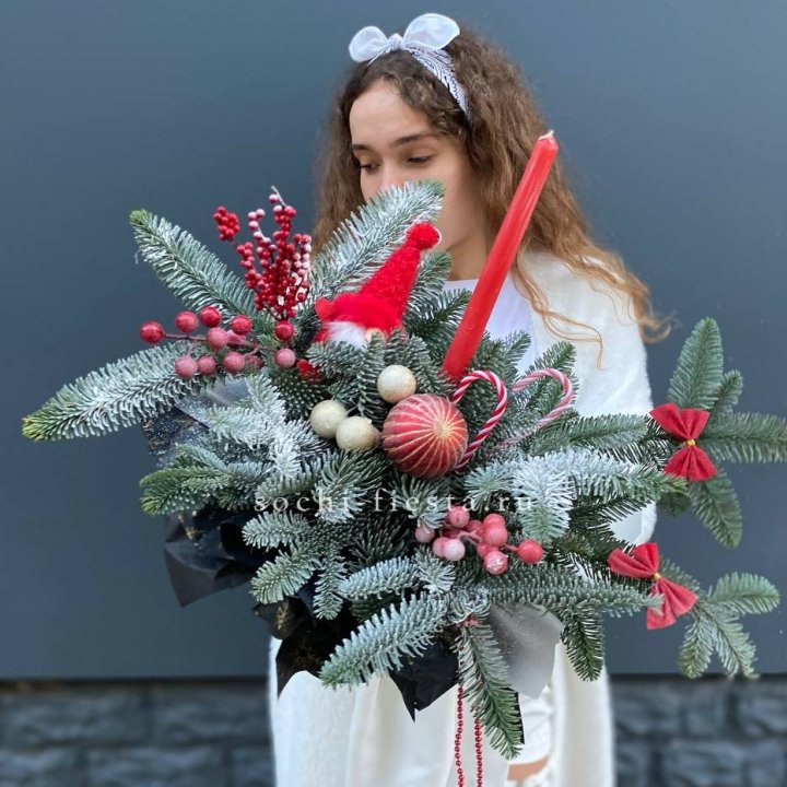 Композиция в бокале красная в Волгограде