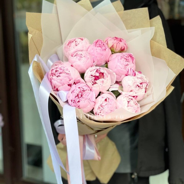 11 пионов в оформлении в Волгограде