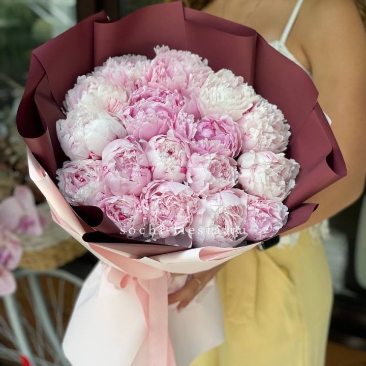 Букет 17 зефирных пионов в Волгограде