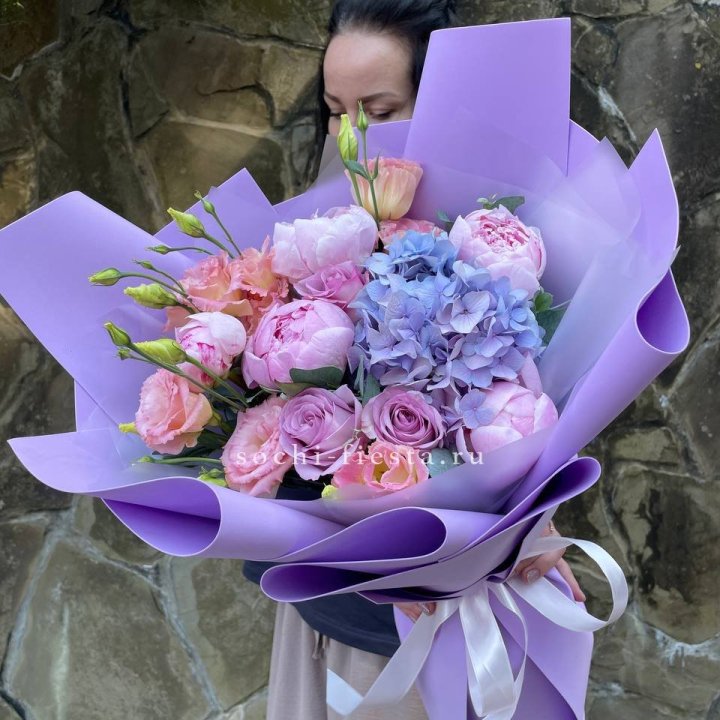 Букет с пионами "Блю логан" в Волгограде